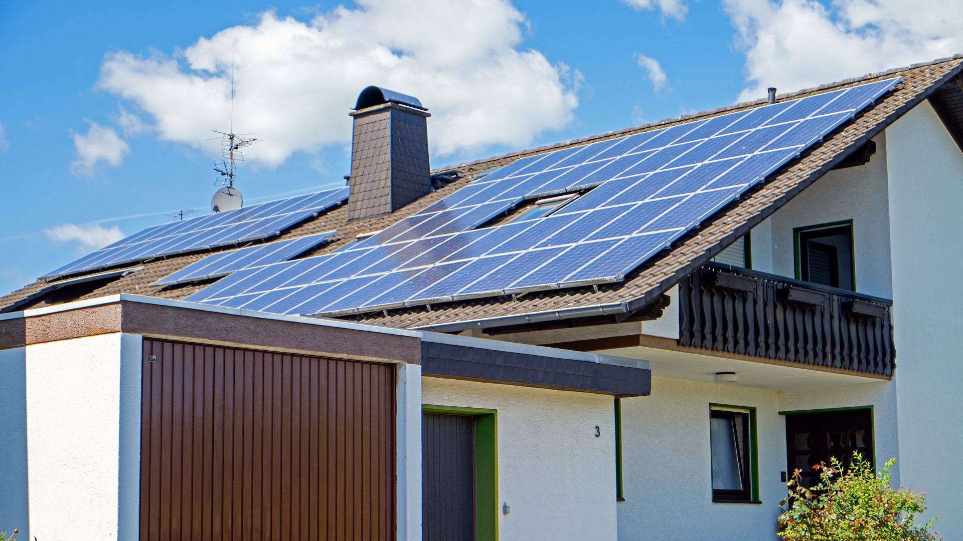 Is-It-Necessary-to-Turn-Off-Your-Solar-Panel-When-Not-in-Use-4