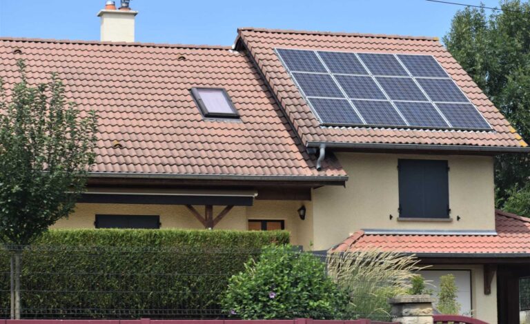 Why-Is-My-Solar-Charge-Controller-Cutting-Off-Power-at-Night3-768x470