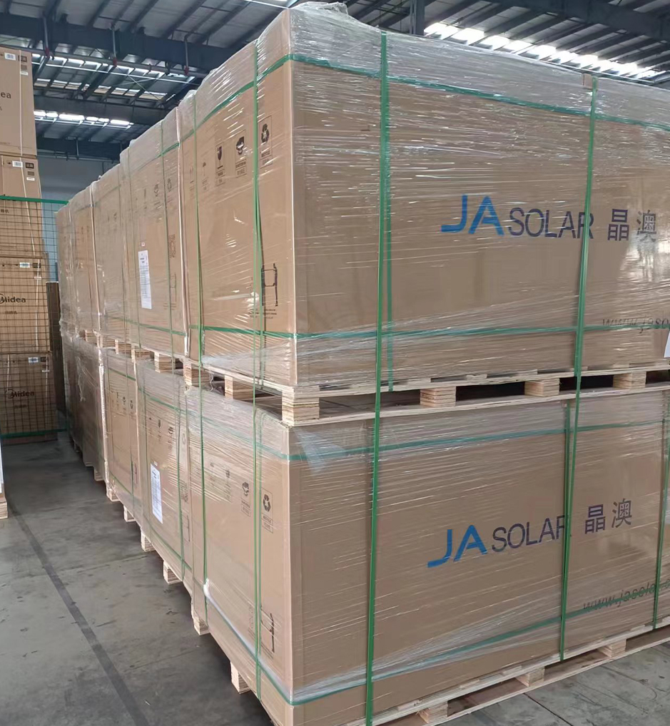 JA Solar JAM72D40 MB 570-595W